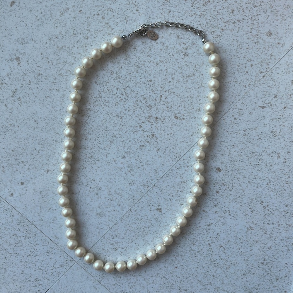 Brooks Brothers string of pearls necklace - Picture 7 of 14